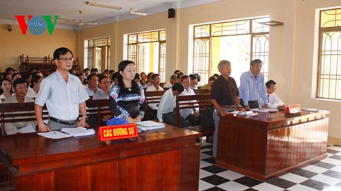 LUẬT SƯ VỤ ÁN HÀNH CHÍNH